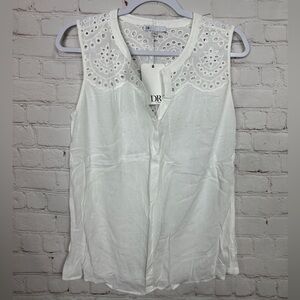 DR2 Nordstrom popover sleeveless blouse eyelet top and back,‎ sz S, NWT w/ spots